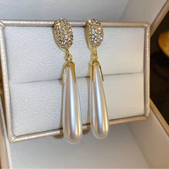 Gold Long Pearl Drop Earrings – Elegant Statement Dangle
